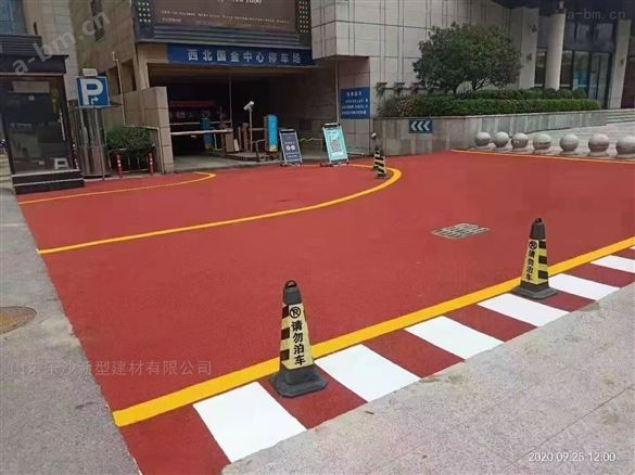 上海普陀区MMA彩色防滑路面施工视频